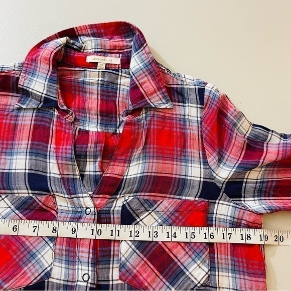 Skies Are Blue Plaid Button Down Shirt Size XS Red/Blue Soft Lightweight - Picture 8 of 10